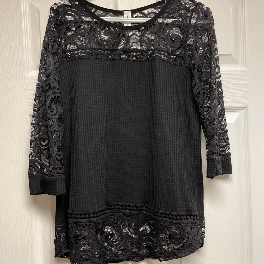 NWT - Vanilla Bay Black Lace Top Size Medium
